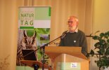Hellmut Naderer vom NABU-Landesvorstand fasste die wichtigsten Aussagen des Tages zusammen und formulierte Forderungen an die Politik, u. a. nach Artenschutzprogrammen für ausgewählte Arten.  | Foto: Ina Ebert | NABU Sachsen